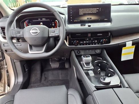 New 2025 Nissan Rogue Platinum w/ Platinum Premium Package image 9