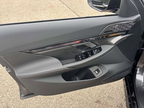 New 2026 BMW 550e xDrive image 11