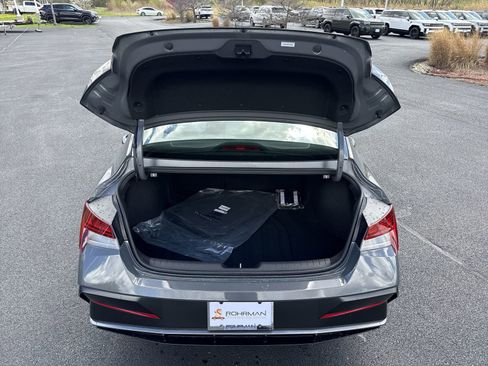 New 2026 Hyundai Elantra Limited FWD image 26