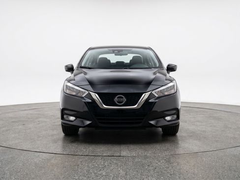 Used 2025 Nissan Versa SV FWD image 2