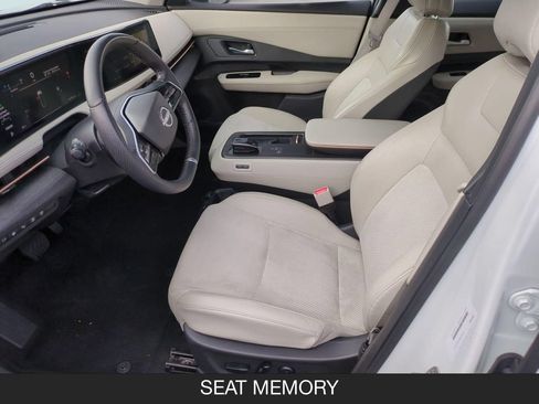 Used 2023 Nissan Ariya FWD image 14