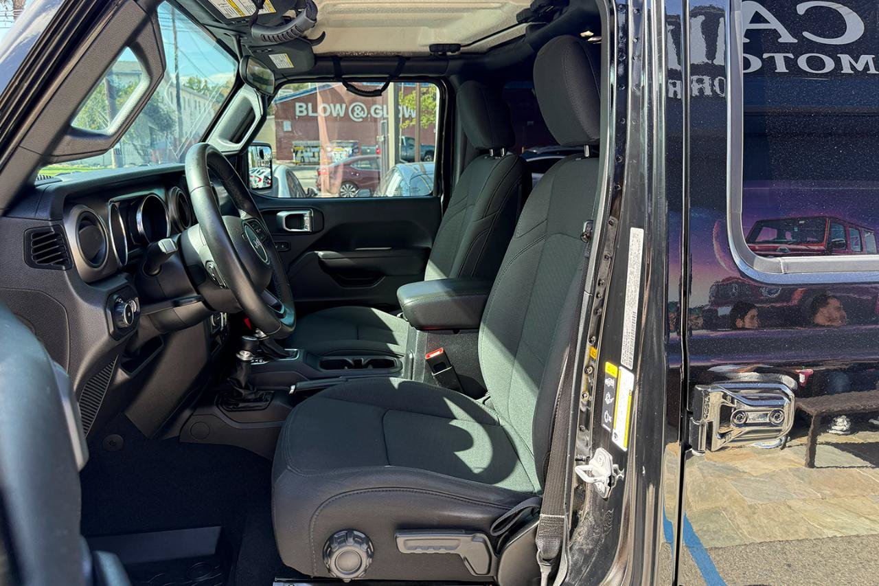 Used 2020 Jeep Wrangler Unlimited Sport AWD/4WD image 16