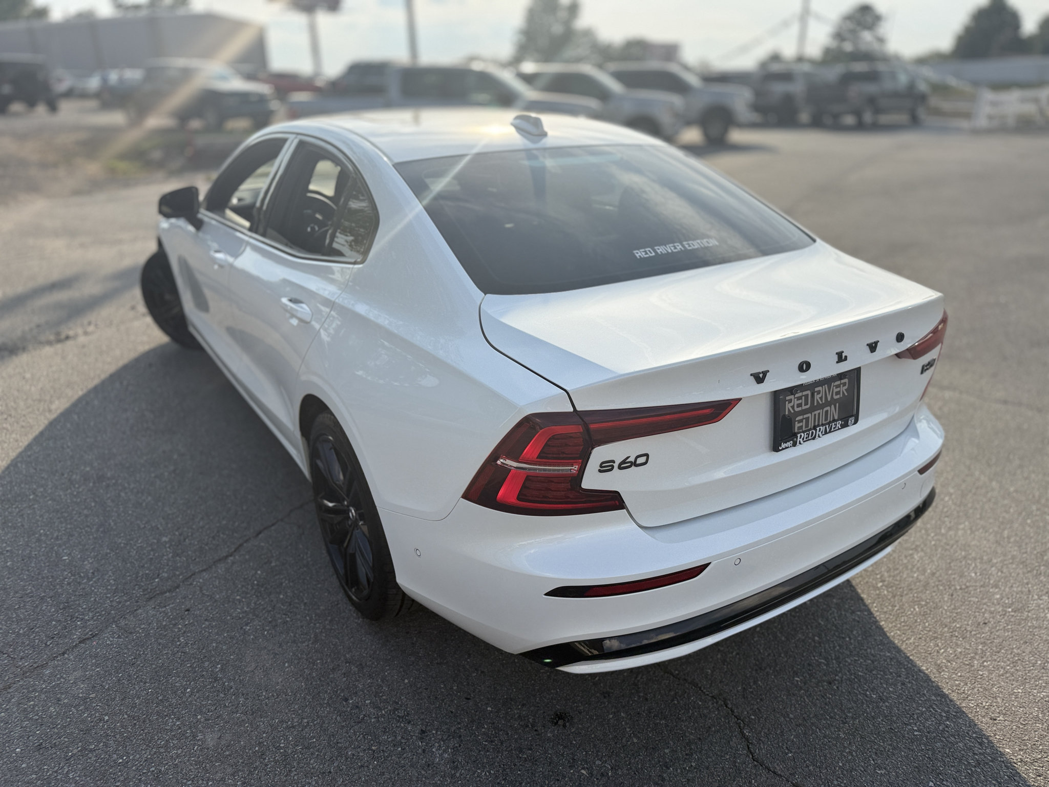 Used 2024 Volvo S60 B5 Plus w/ Climate Package AWD/4WD image 17
