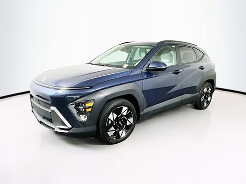 Used 2025 Hyundai Kona SEL FWD image 3