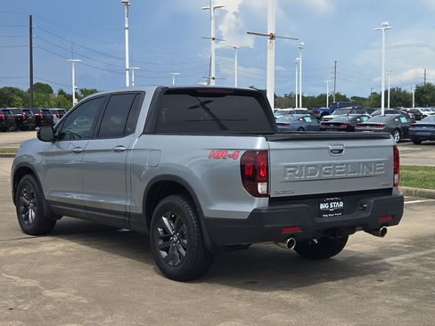 Used 2025 Honda Ridgeline Sport image 7