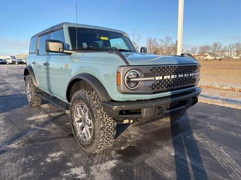 Used 2023 Ford Bronco Badlands image 1