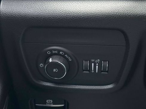 Used 2023 Jeep Grand Cherokee Overland w/ MOPAR Finishing Package AWD/4WD image 12