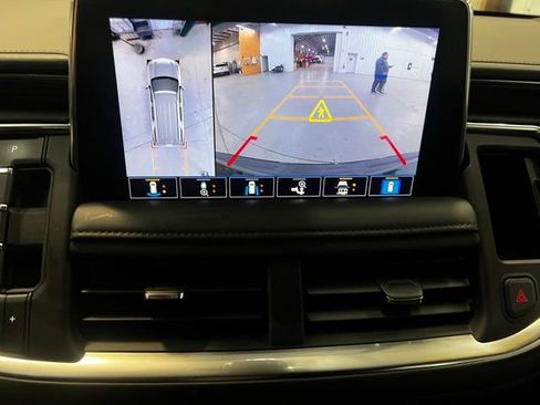 Used 2021 Chevrolet Tahoe High Country w/ Premium Package AWD/4WD image 16
