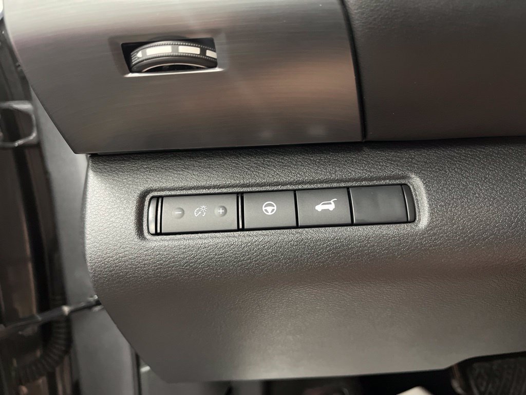Used 2025 Nissan Pathfinder SL AWD/4WD image 25