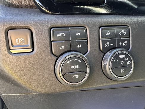 Used 2023 Chevrolet Silverado 1500 ZR2 w/ Technology Package image 19