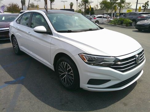 Used 2020 Volkswagen Jetta SE w/ SE Cold Weather Package image 7