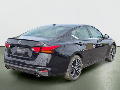 Used 2024 Nissan Altima 2.5 SR FWD image 6