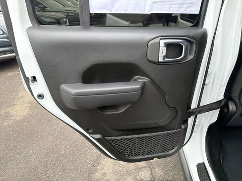 Used 2024 Jeep Wrangler Unlimited Rubicon 4xe w/ Convenience Group image 13