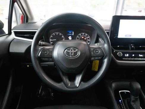 Used 2025 Toyota Corolla LE FWD image 21