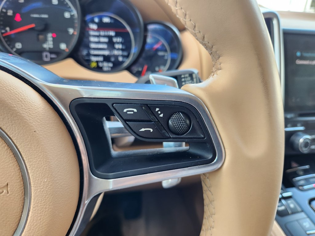 Used 2017 Porsche Cayenne AWD/4WD image 29