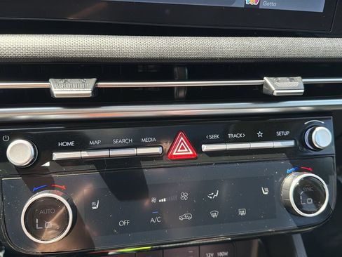 Used 2025 Hyundai Tucson SEL FWD image 17