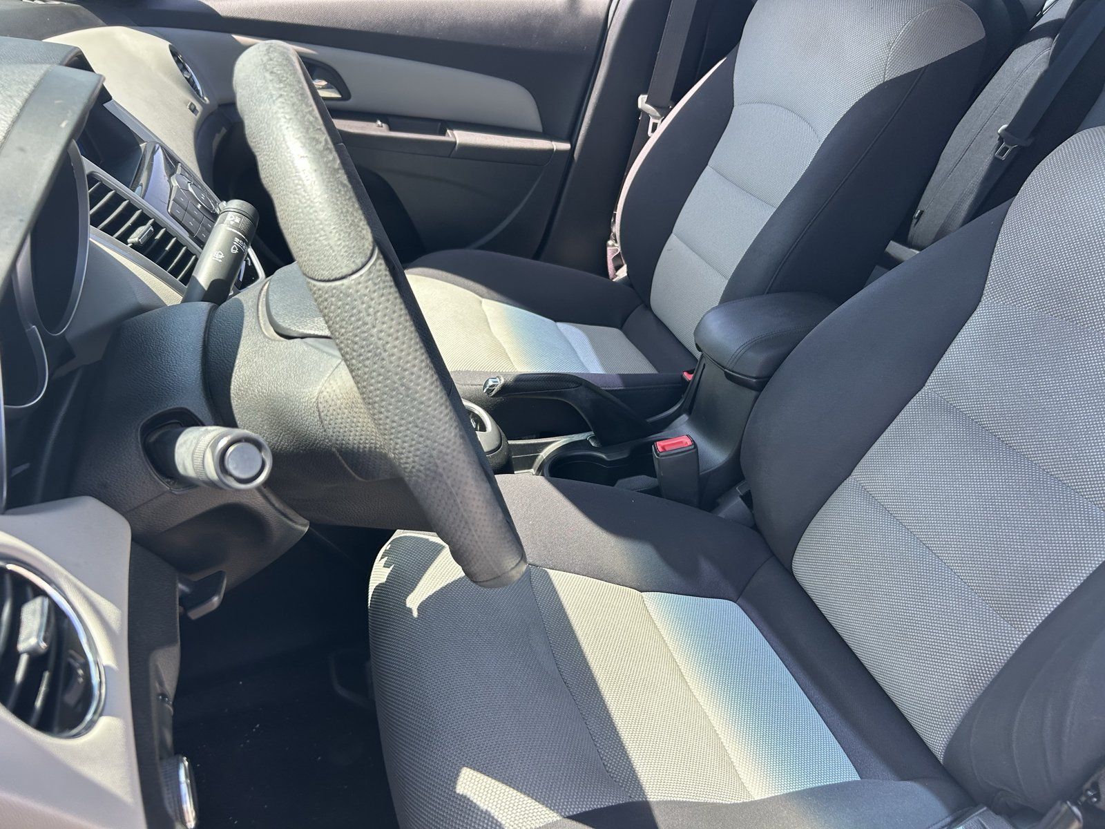Used 2015 Chevrolet Cruze LS FWD image 14