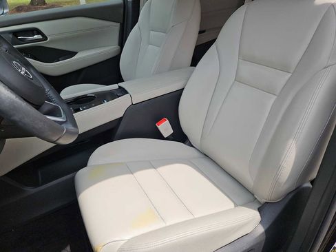 Used 2023 Nissan Rogue SL FWD image 17