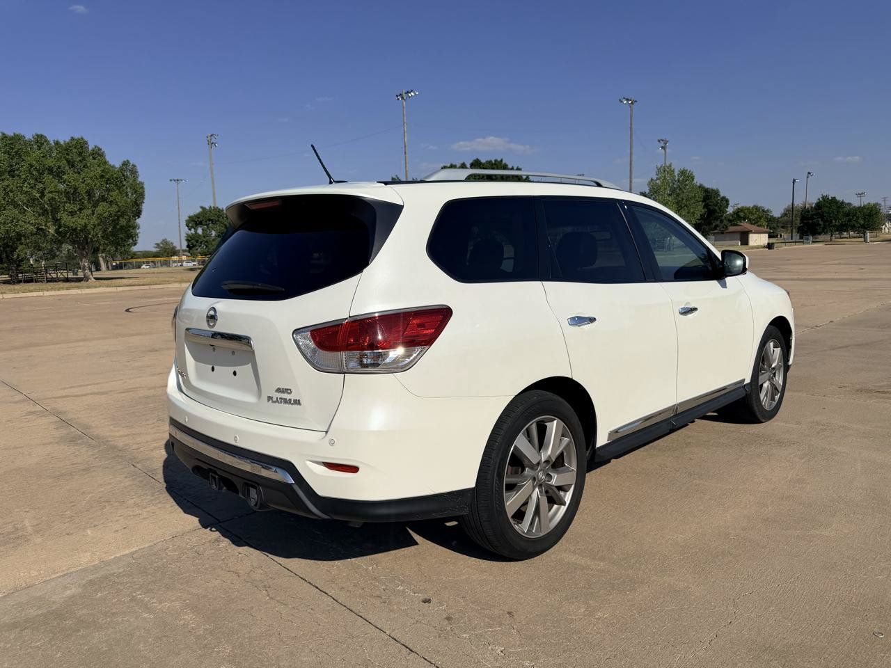 Used 2016 Nissan Pathfinder Platinum AWD/4WD image 34