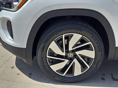 Used 2025 Volkswagen Atlas SEL image 13