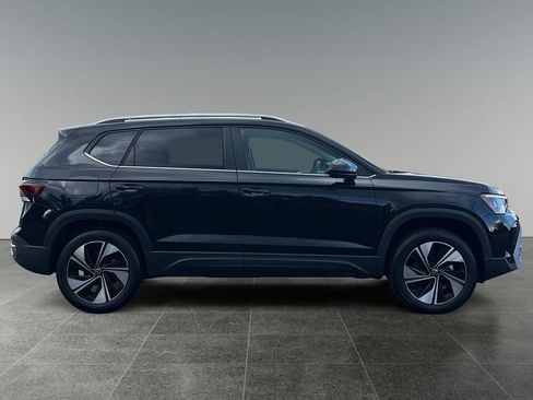 Used 2025 Volkswagen Taos SE AWD/4WD image 8
