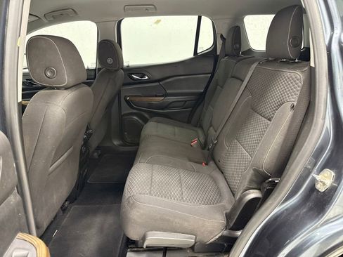 Used 2019 GMC Acadia SLE image 15