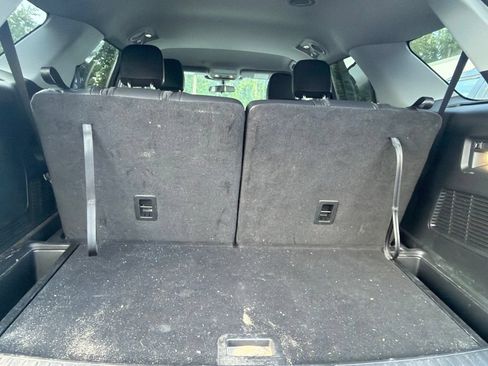 Used 2023 Ford Explorer XLT w/ Equipment Group 202A AWD/4WD image 8
