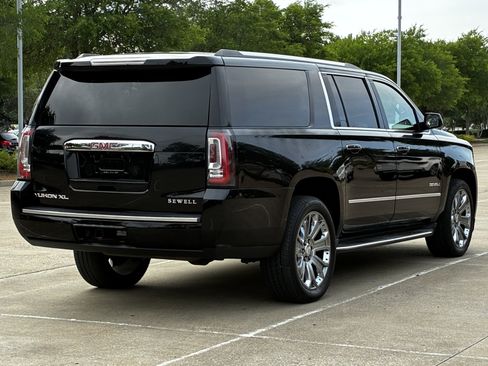 Used 2015 GMC Yukon XL Denali w/ Touring Package RWD image 17