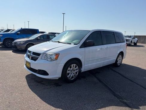 Used 2017 Dodge Grand Caravan SE w/ Power Window Group FWD image 3