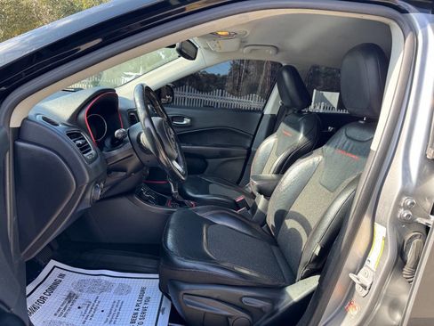 Used 2019 Jeep Compass Trailhawk w/ Cold Weather Group image 10