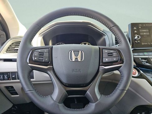 Used 2026 Honda Odyssey Touring image 31