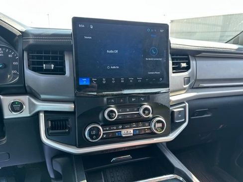 Used 2024 Ford Expedition XLT AWD/4WD image 9