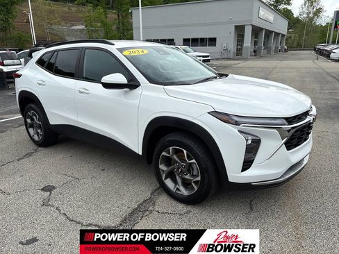 Certified 2024 Chevrolet Trax LT w/ Driver Confidence Package FWD image 7