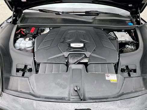 Used 2023 Porsche Cayenne image 23