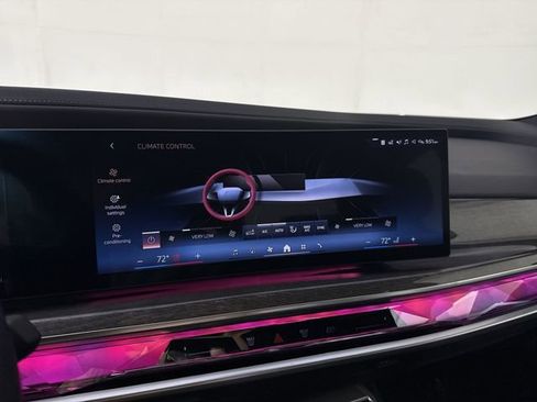 Used 2023 BMW i7 xDrive60 AWD/4WD image 8