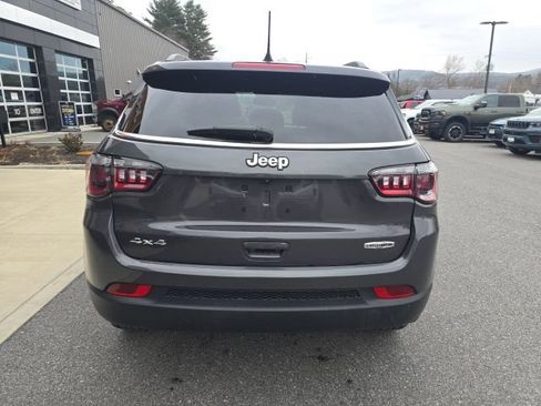 Certified 2024 Jeep Compass Latitude w/ Sun and Sound Group AWD/4WD image 6