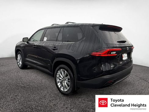 New 2026 Toyota Grand Highlander Platinum image 3