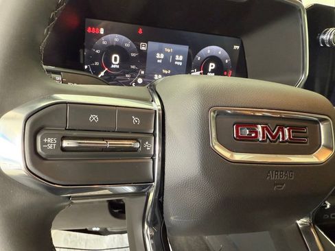 New 2025 GMC Canyon Elevation w/ Convenience Package image 15