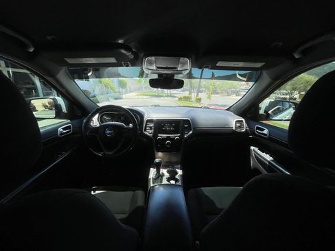 Used 2017 Jeep Grand Cherokee Laredo RWD image 13