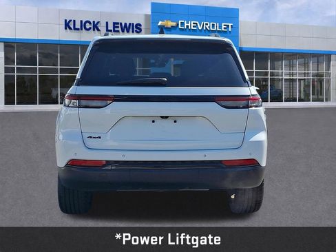 Used 2023 Jeep Grand Cherokee Altitude AWD/4WD image 7