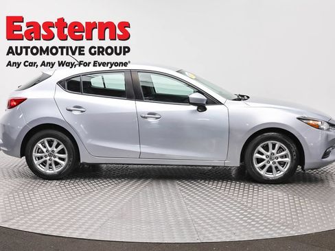 Used 2017 MAZDA MAZDA3 Sport FWD image 4
