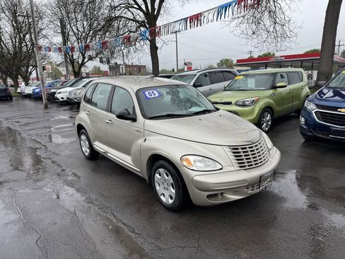Used 2005 Chrysler PT Cruiser Touring FWD image 1