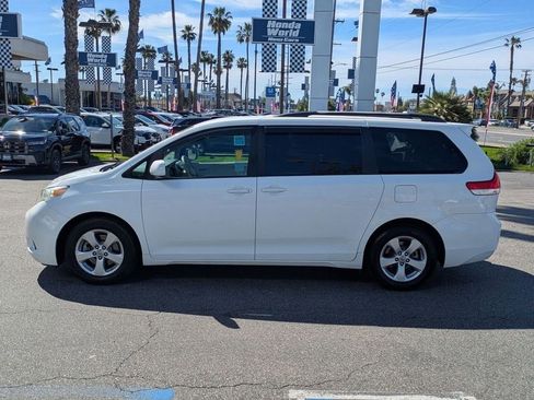 Used 2011 Toyota Sienna LE w/ Towing Pkg image 15