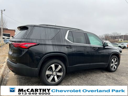 Used 2023 Chevrolet Traverse LT w/ LT Premium Package image 3