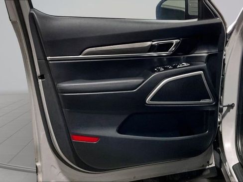 Used 2023 Kia Telluride EX X-Line image 23