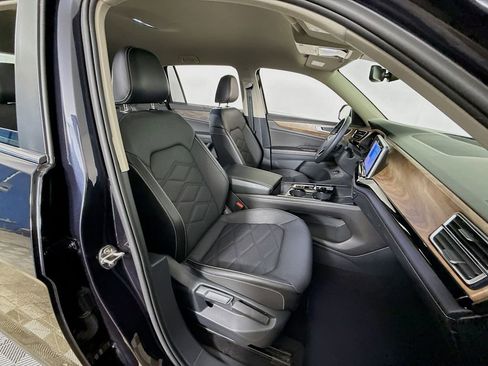Used 2024 Volkswagen Atlas SE AWD/4WD image 32