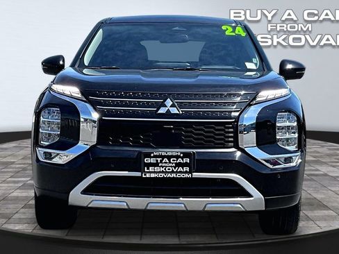 Used 2024 Mitsubishi Outlander SE AWD/4WD image 3