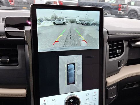 Certified 2024 Ford Expedition Platinum image 24