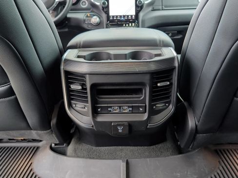 Used 2024 RAM 1500 Laramie AWD/4WD image 32