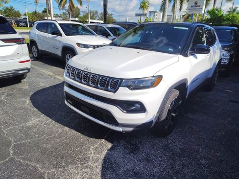 Used 2025 Jeep Compass Limited AWD/4WD image 1